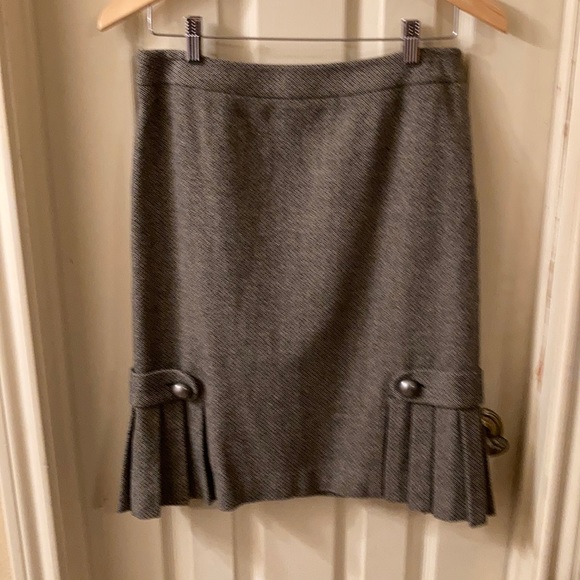 Banana Republic Dresses & Skirts - BANANA REPUBLIC WOOL SKIRT SIZE 4